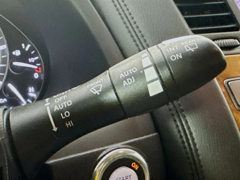 2012 INFINITI QX56 - Image 14