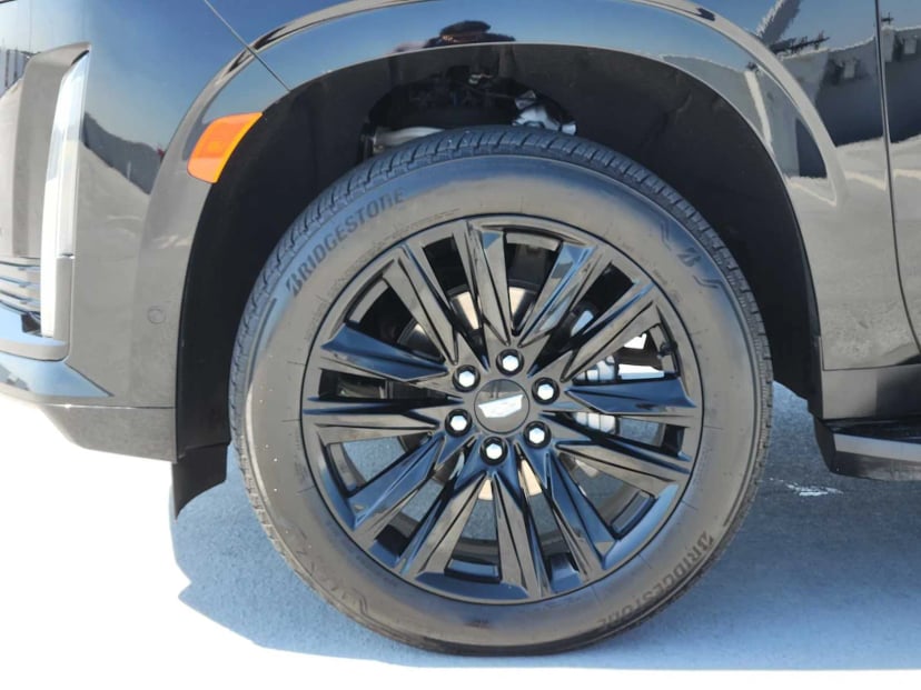 2024 Cadillac Escalade - Image 10
