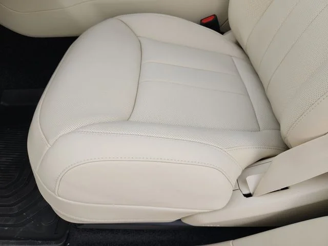 2026 Land Rover Range Rover - Image 17