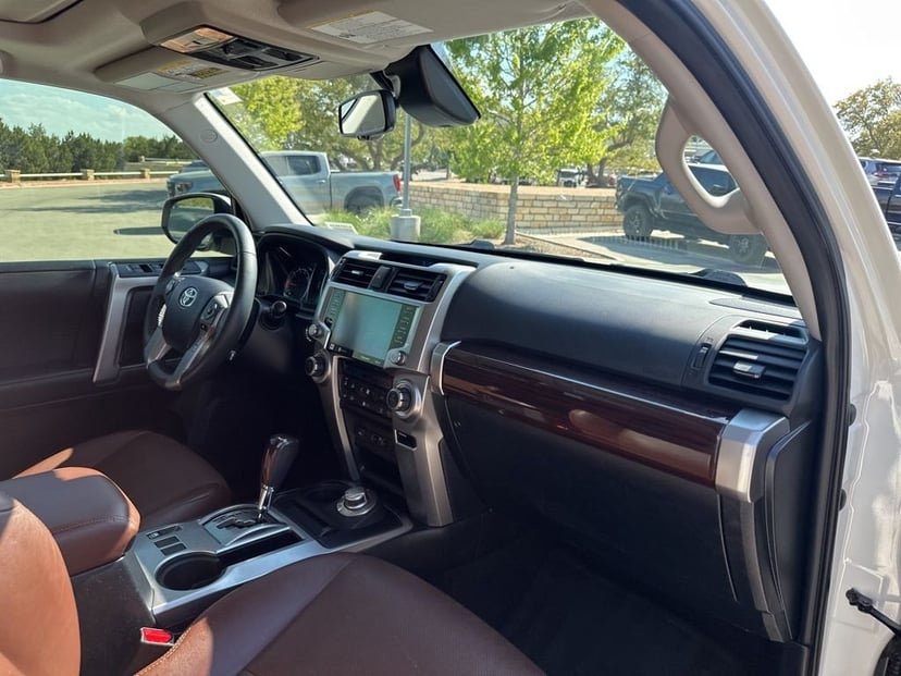 2020 Toyota 4Runner - Image 15