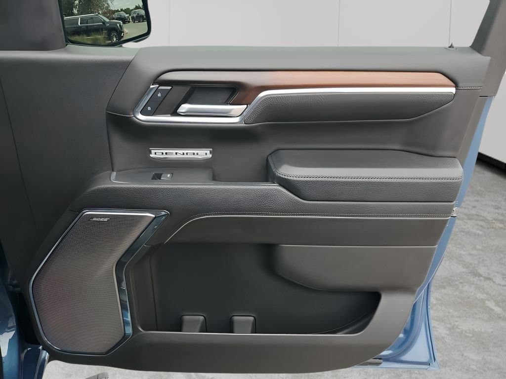 2024 GMC Sierra 1500 - Image 13