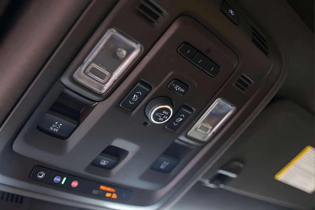 2021 Cadillac Escalade - Image 21