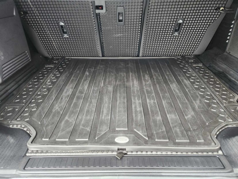 2022 Land Rover Defender - Image 33