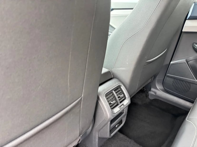 2024 Volkswagen Taos - Image 28