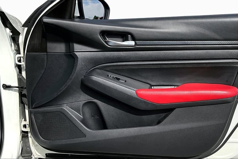 2020 Nissan Altima - Image 23