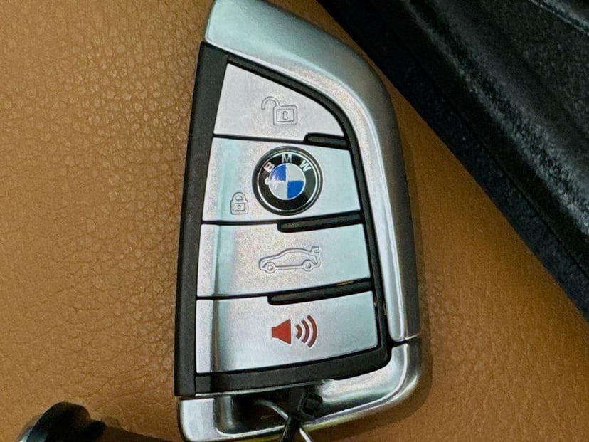 2020 BMW 5 Series - Image 39