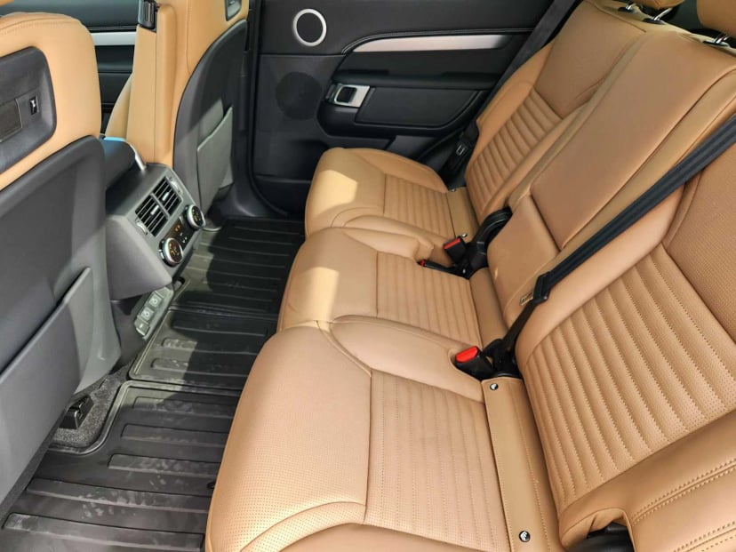 2026 LAND ROVER Discovery - Image 31