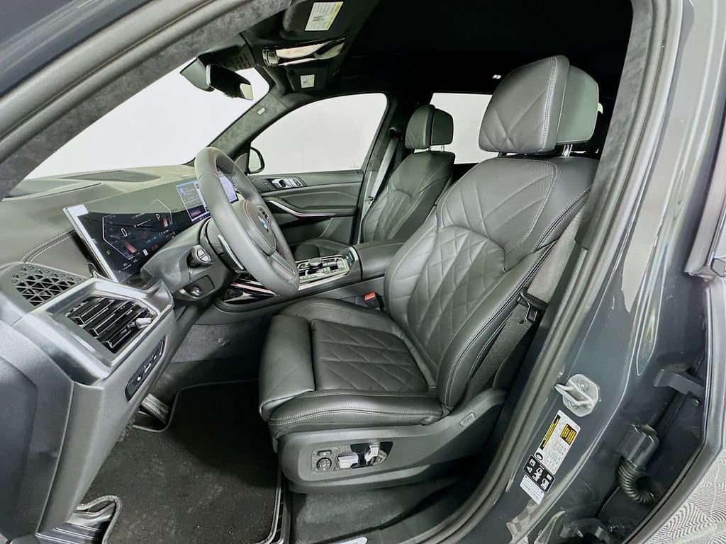 2026 BMW X7 - Image 16