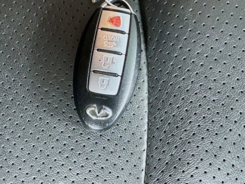 2013 INFINITI G37 - Image 38
