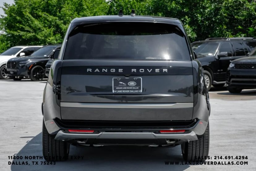 2026 Land Rover Range Rover - Image 9