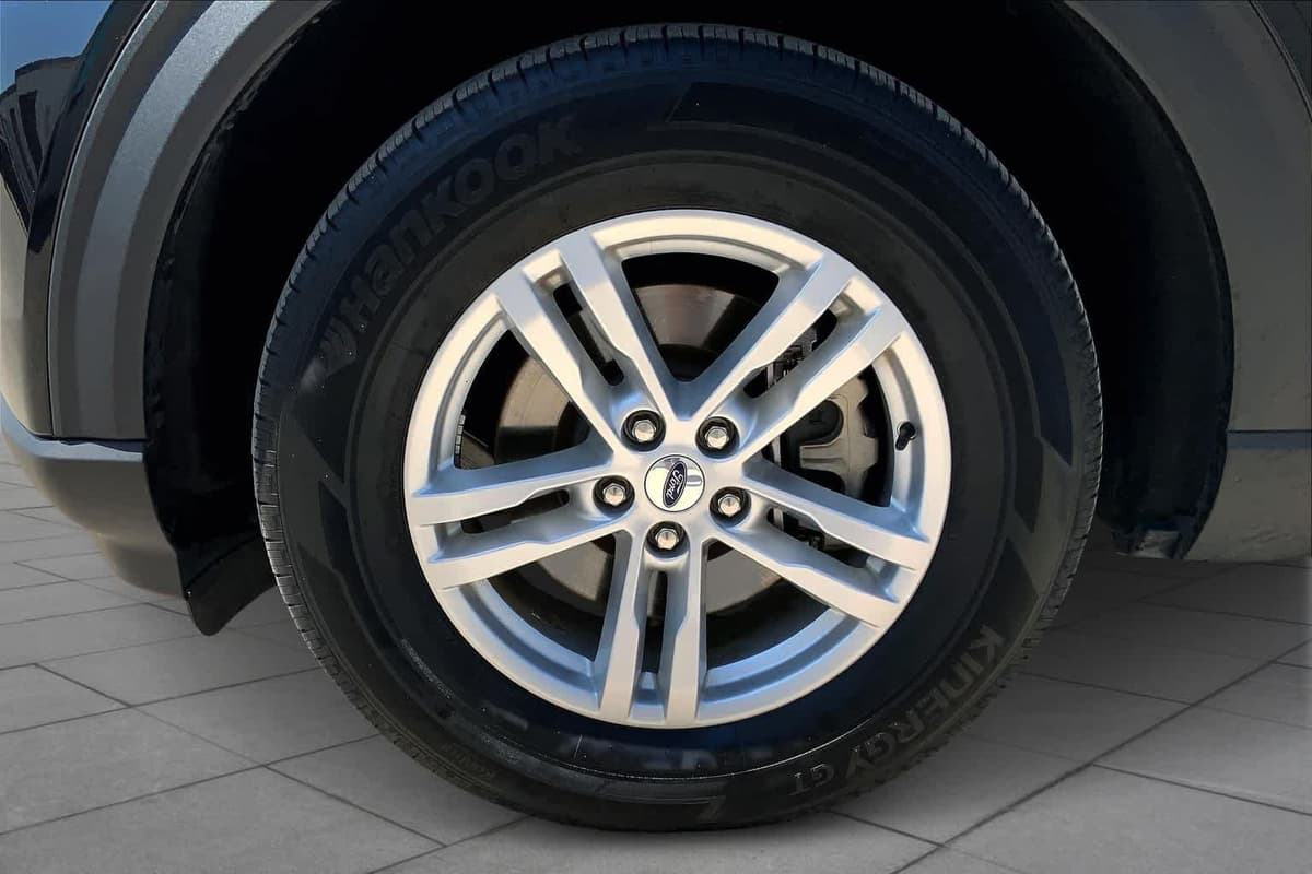 2023 Ford Explorer - Image 11