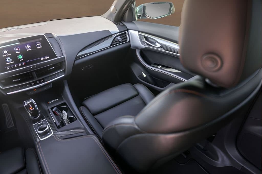 2023 Cadillac CT5 - Image 30