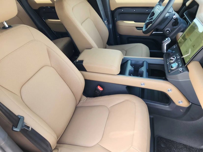 2026 LAND ROVER Defender 110 - Image 13