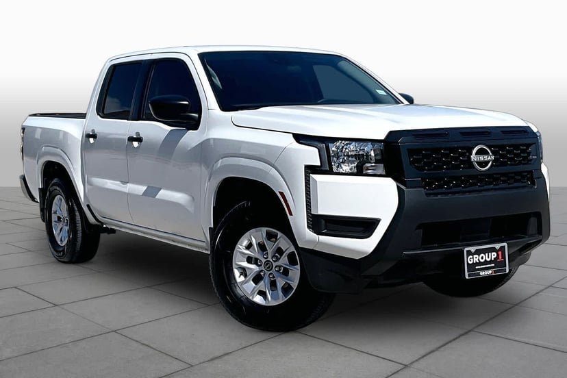 2025 Nissan Frontier - Image 2
