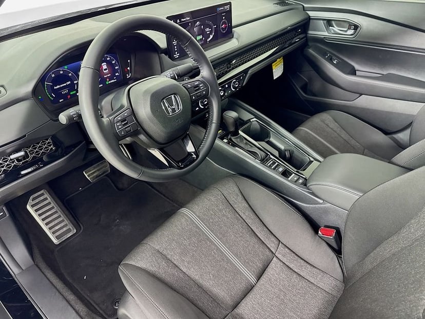 2025 Honda Accord Hybrid - Image 10