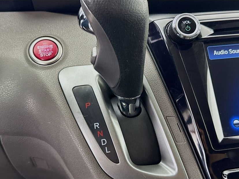 2015 Honda Odyssey - Image 20