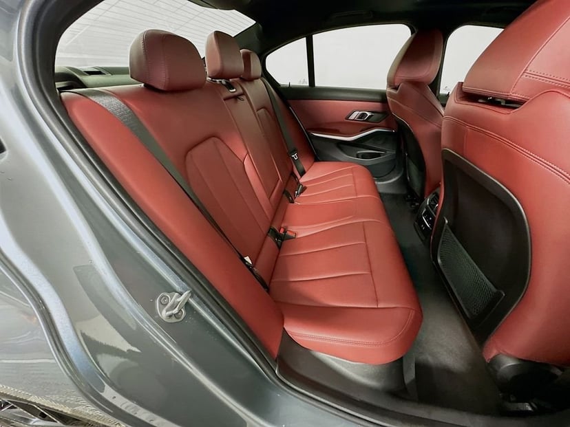 2023 BMW 3 Series - Image 28