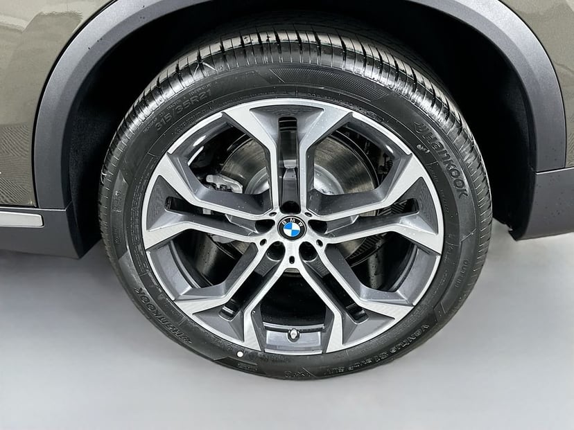 2026 BMW X5 - Image 23