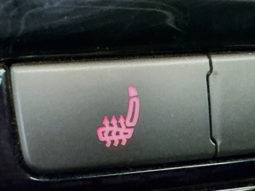 2022 Volkswagen Passat - Image 18