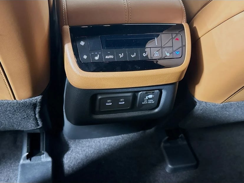 2027 INFINITI QX60 - Image 30