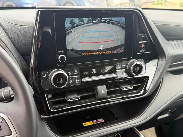 2025 Toyota Highlander - Image 39