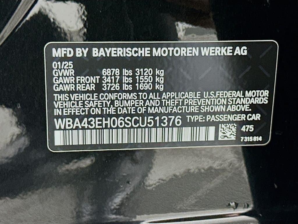 2025 BMW 7 Series - Image 32