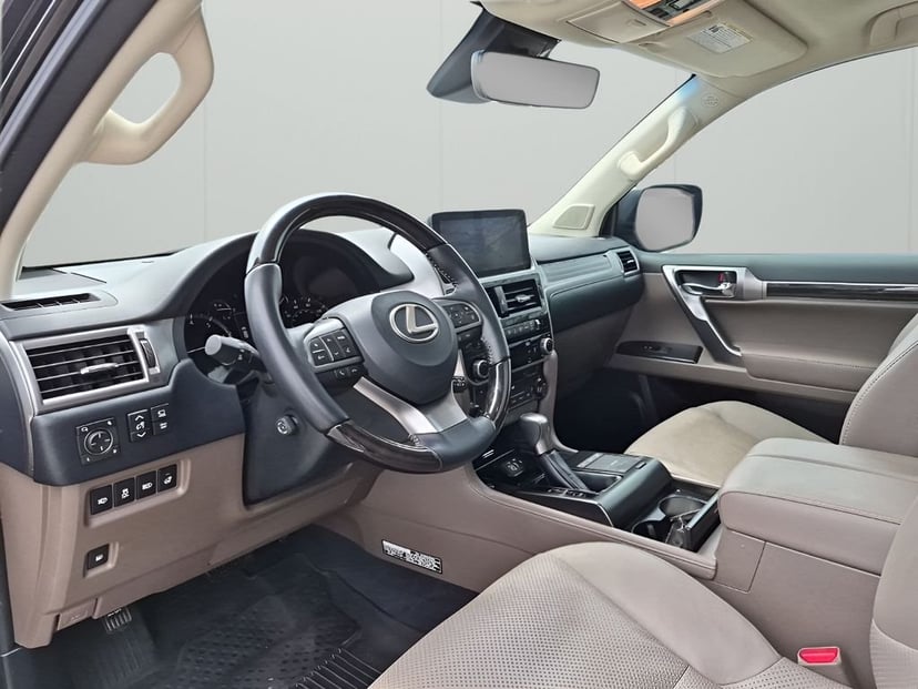 2022 Lexus GX - Image 29