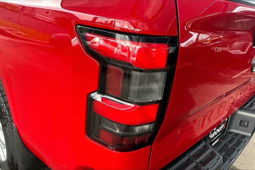 2022 Nissan Frontier - Image 28