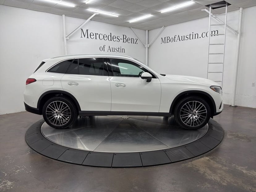 2026 Mercedes-Benz GLC - Image 8