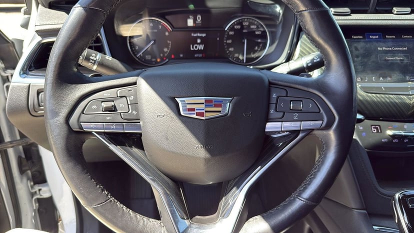 2021 Cadillac XT6 - Image 13