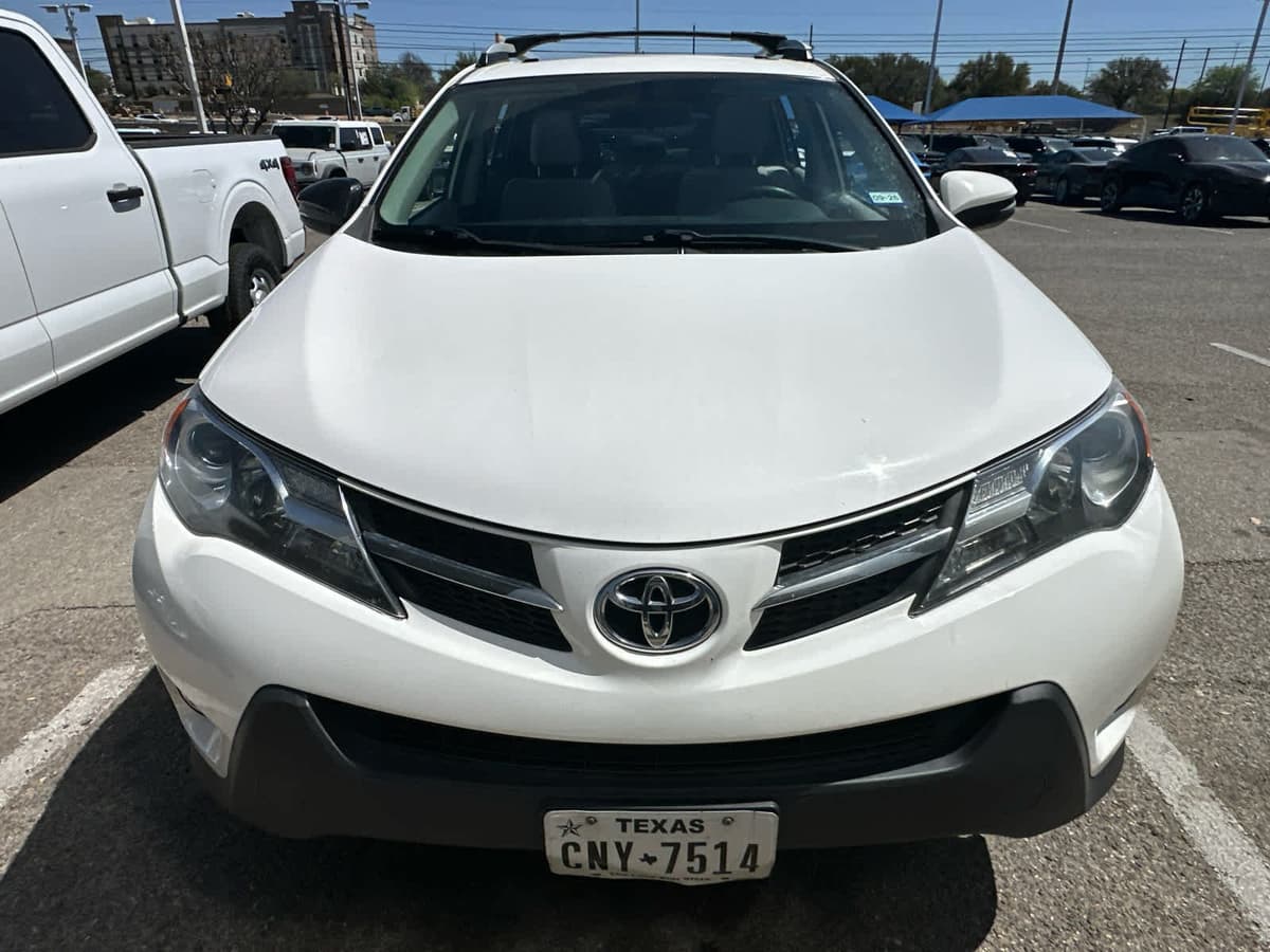 2013 Toyota RAV4 - Image 4