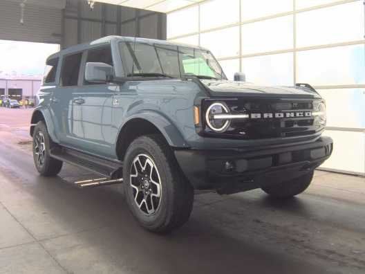 2025 Ford Bronco - Image 3