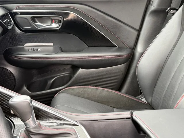 2025 Acura ADX - Image 9