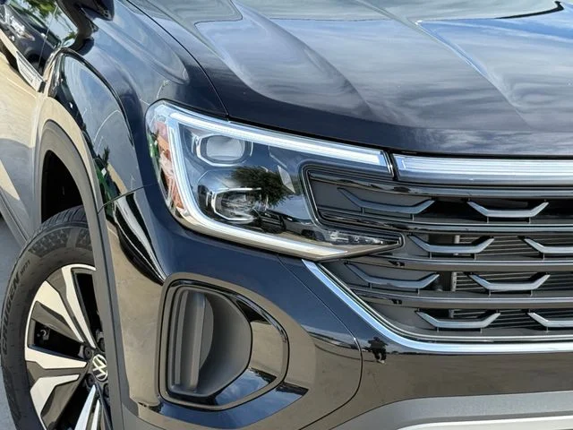 2026 Volkswagen Atlas Cross Sport - Image 3