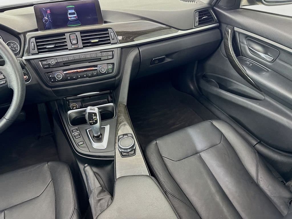 2015 BMW 3 - Image 31