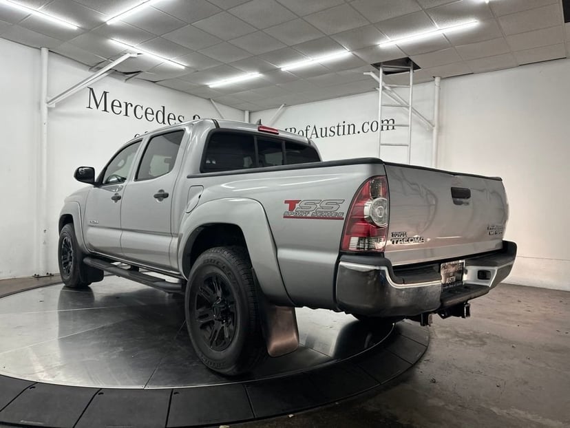 2015 Toyota Tacoma - Image 5