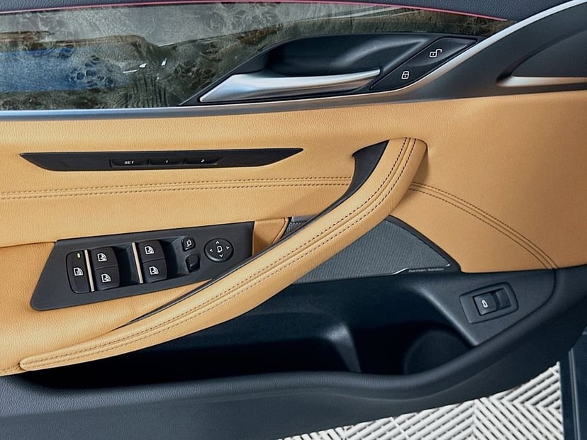 2023 BMW 5 Series - Image 18