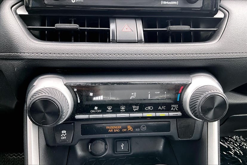 2021 Toyota RAV4 - Image 32