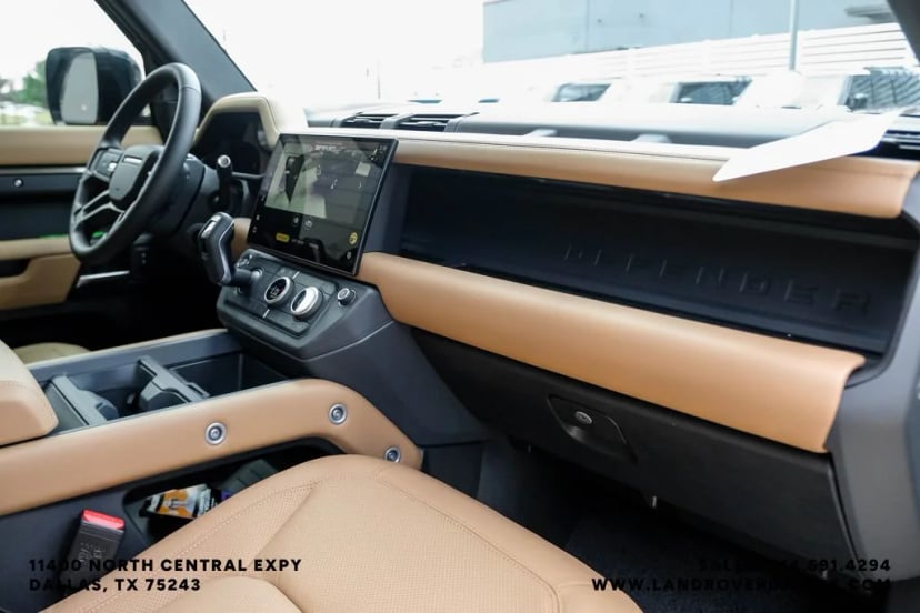 2026 Land Rover Defender 110 - Image 14
