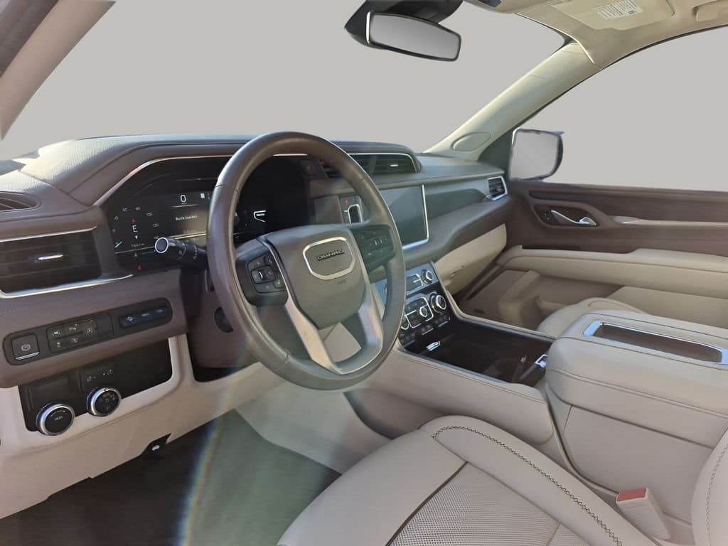 2023 GMC Yukon XL - Image 30