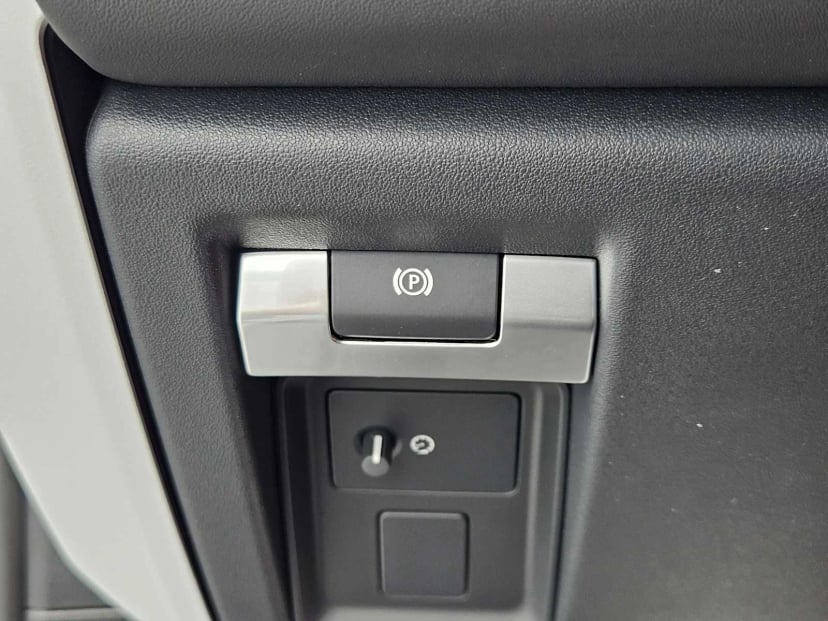 2026 LAND ROVER Defender 110 - Image 20