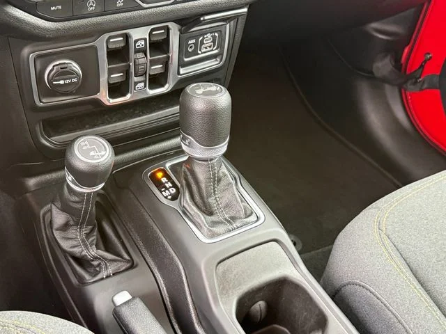 2025 Jeep Wrangler - Image 18