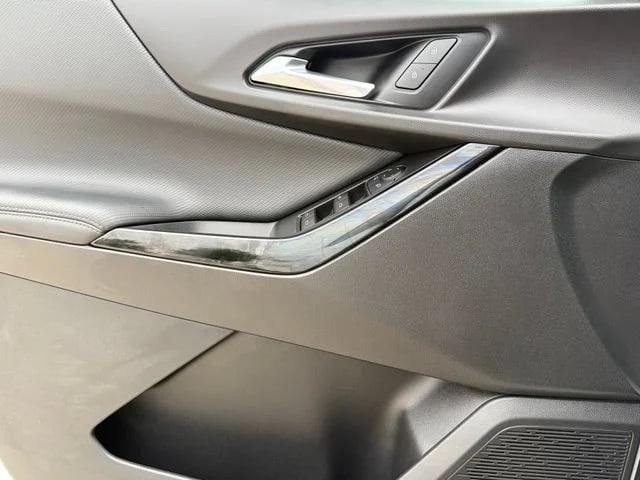 2025 Chevrolet Equinox - Image 20