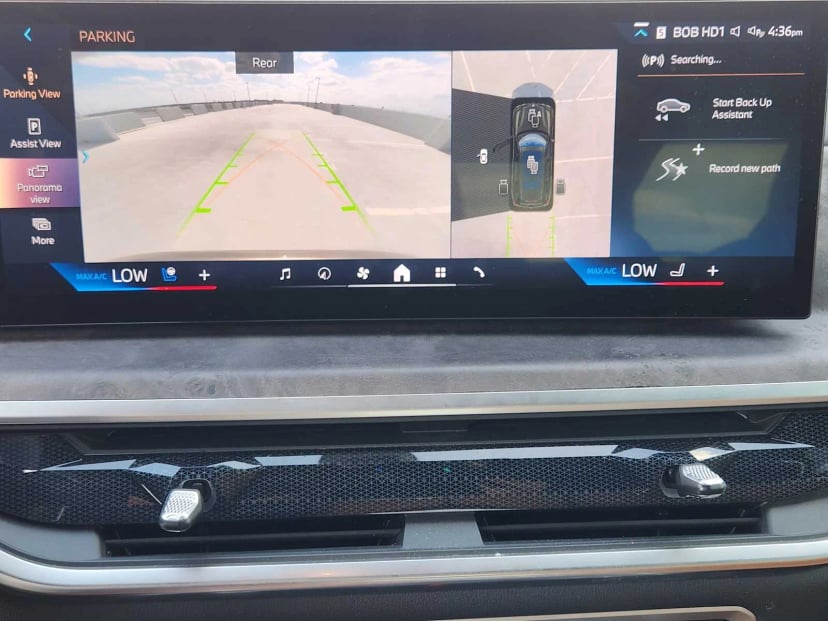 2024 BMW X7 xDrive40i - Image 17