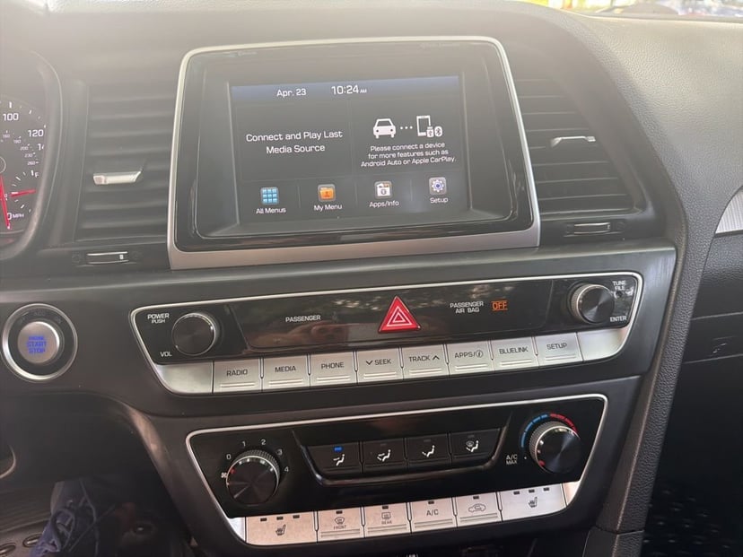 2018 Hyundai Sonata - Image 13
