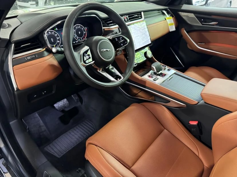 2026 Jaguar F-PACE - Image 8