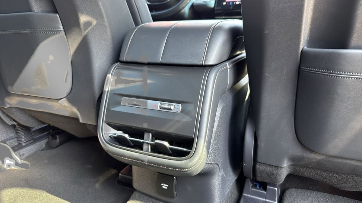 2024 Lincoln Nautilus - Image 28