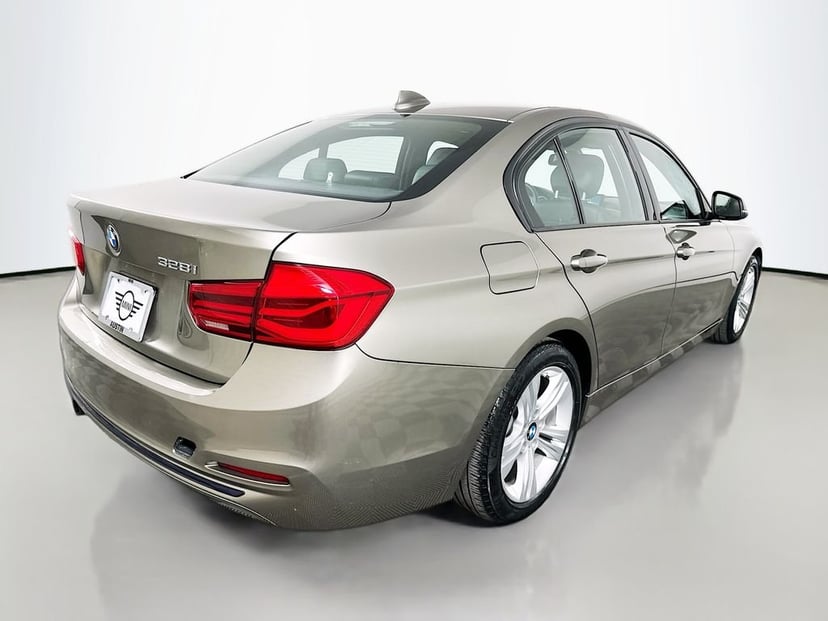 2016 BMW 3 Series - Image 5