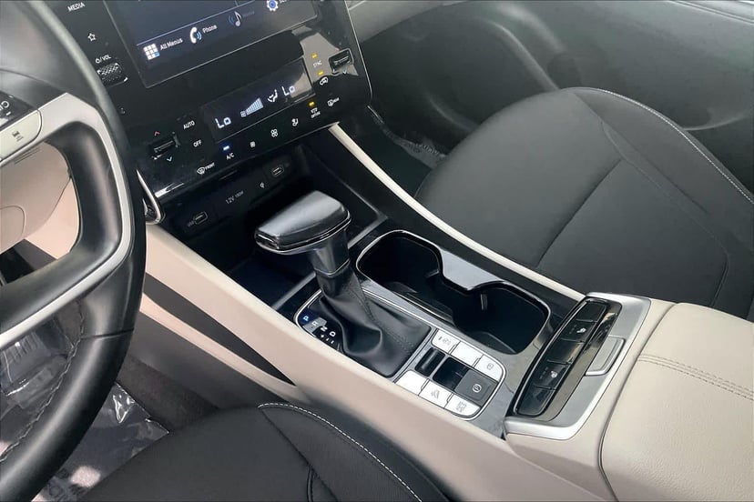 2022 Hyundai Tucson - Image 17