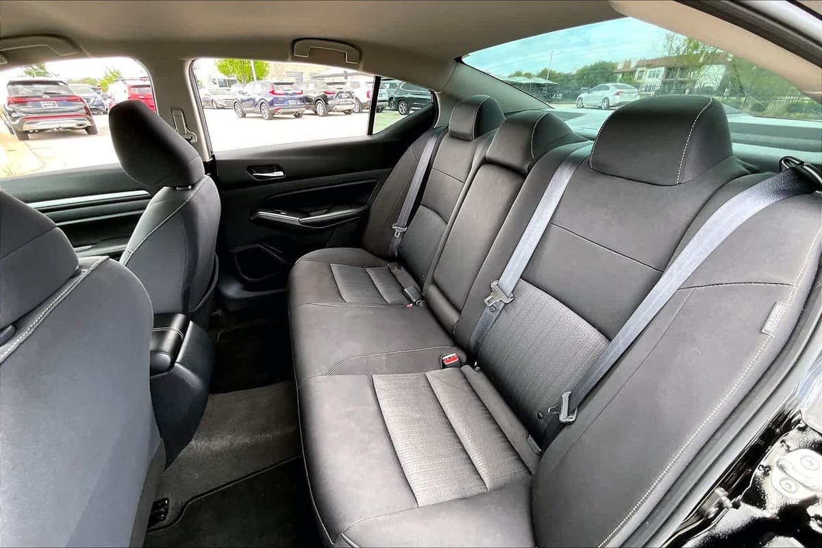 2022 Nissan Altima - Image 21